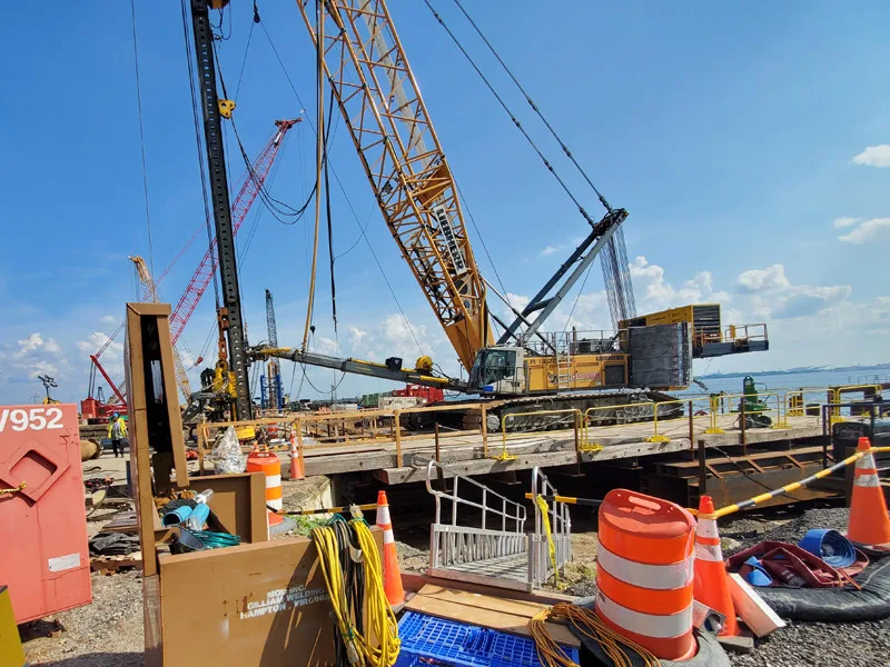 Hampton big crane